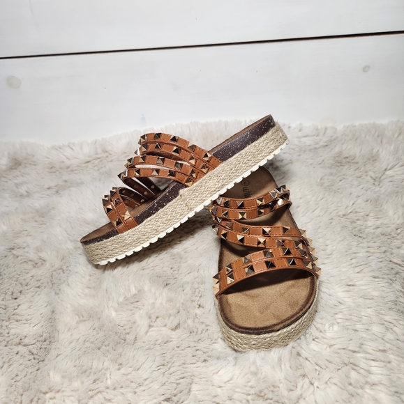 Olivia Miller Amalfi Tan Sandals Women's 8 - Picture 2 of 6